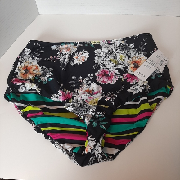 Torrid reversable swim bottoms size 1